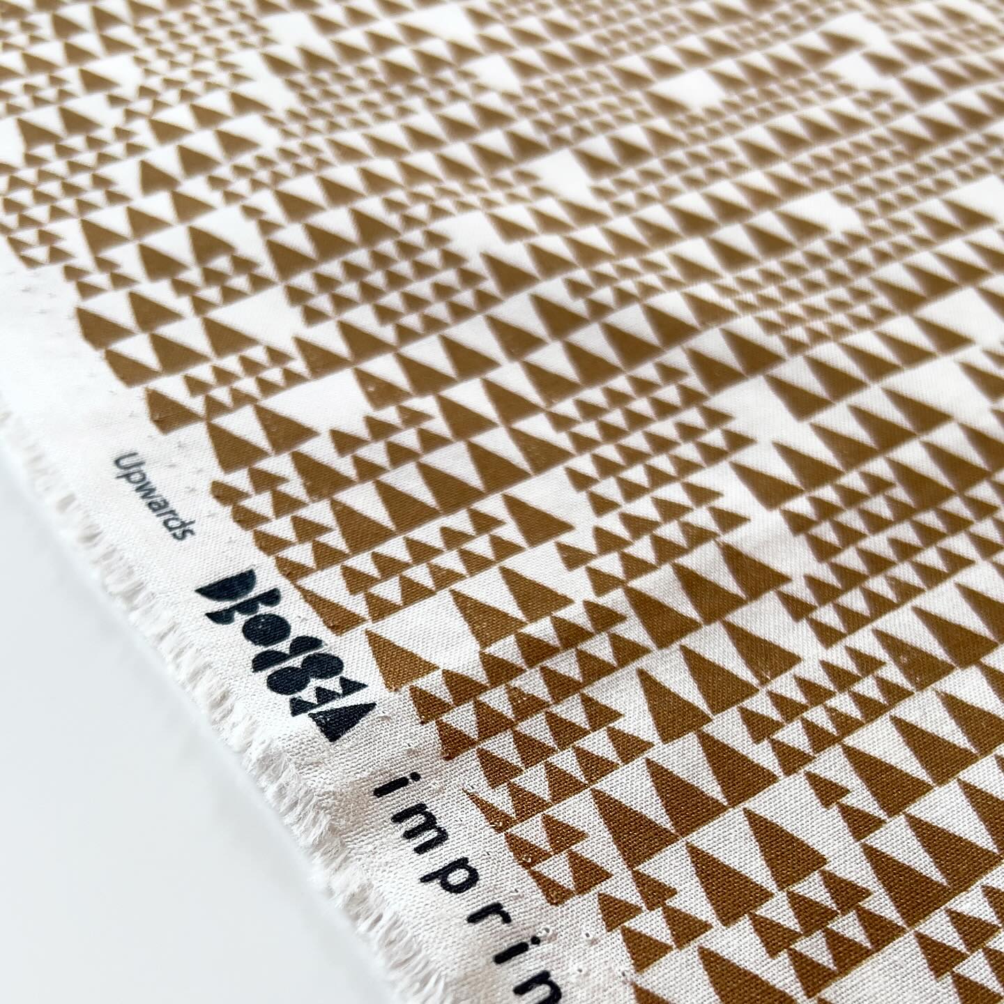 Upwards - Gold - Imprint - GOTS Organic Cotton