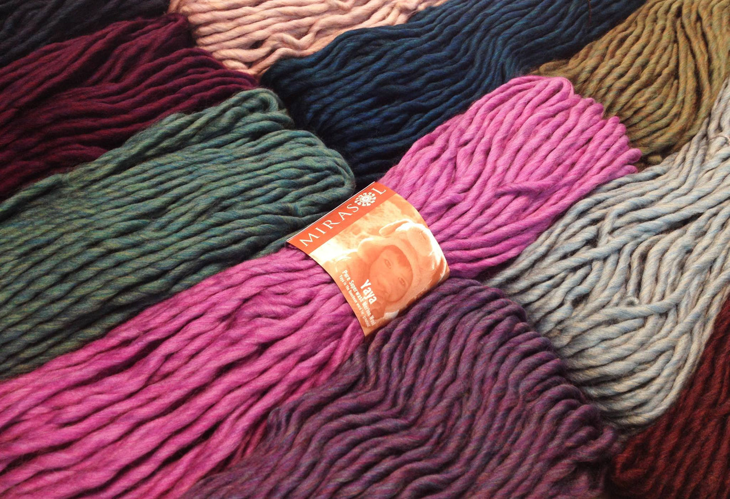 Mirasol YAYA - Superwash Merino - Super Bulky - 100g