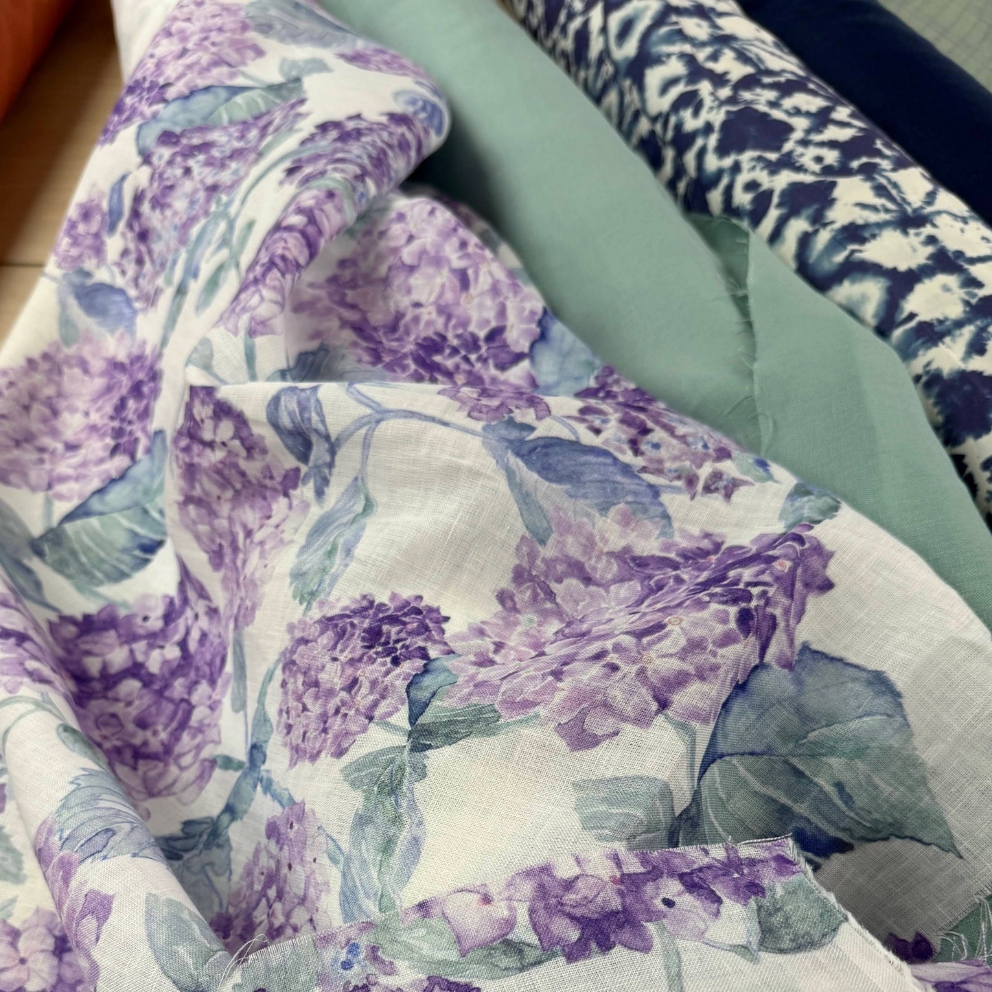 European Linen - Purple Hydrangea - 59"