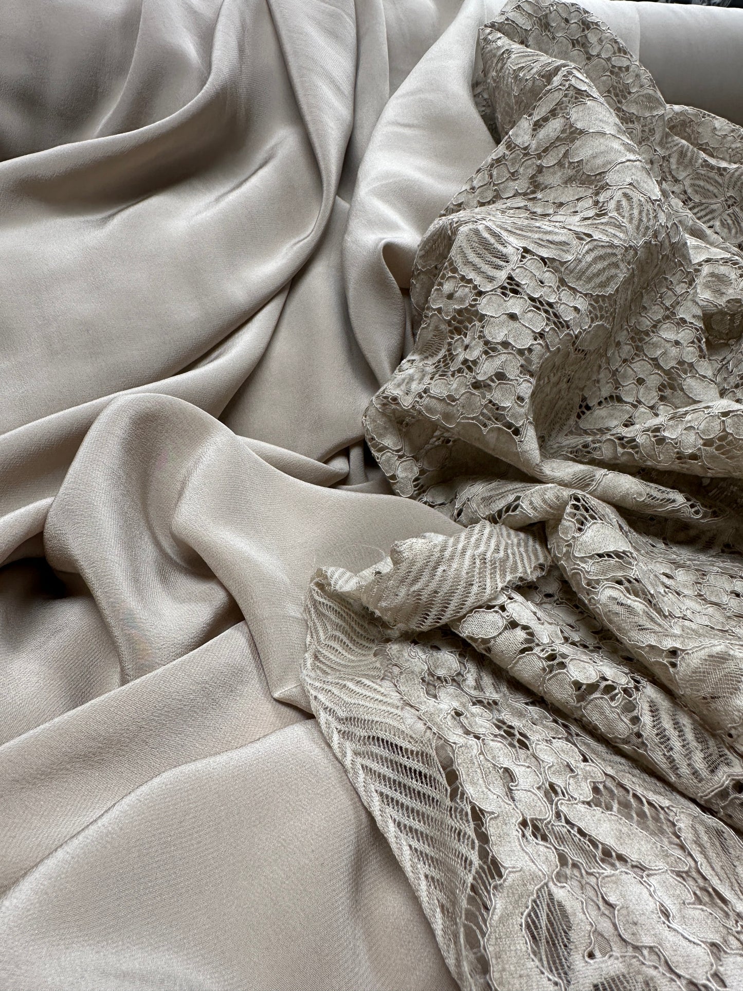 Silk Crepe 16mm - Taupe - Deadstock
