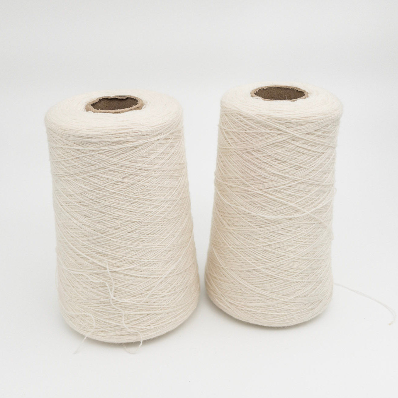 100% Cashmere Yarn - Deadstock Yarn - Made in Italy - Ivory - Laceweight