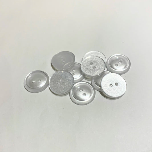 White Pearl Buttons 2-Hole - 15mm (3⁄5″) - 5 Buttons